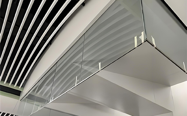 武山玻璃挡烟垂壁